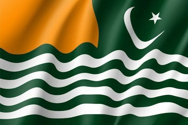 7am_reen's tweet photo. In America: I'm going through a downfall .

In kashmir: mea basan kustam chu taweez karan . https://t.co/A87pAalbXi