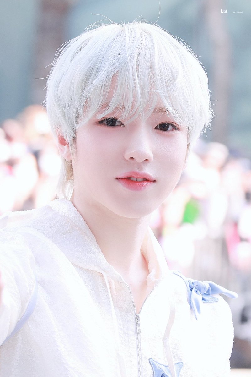 OeOd49's tweet photo. 이 날 정말 이물질 하나 없는 순수 1등급 우유같음 https://t.co/kK91aFQQCX