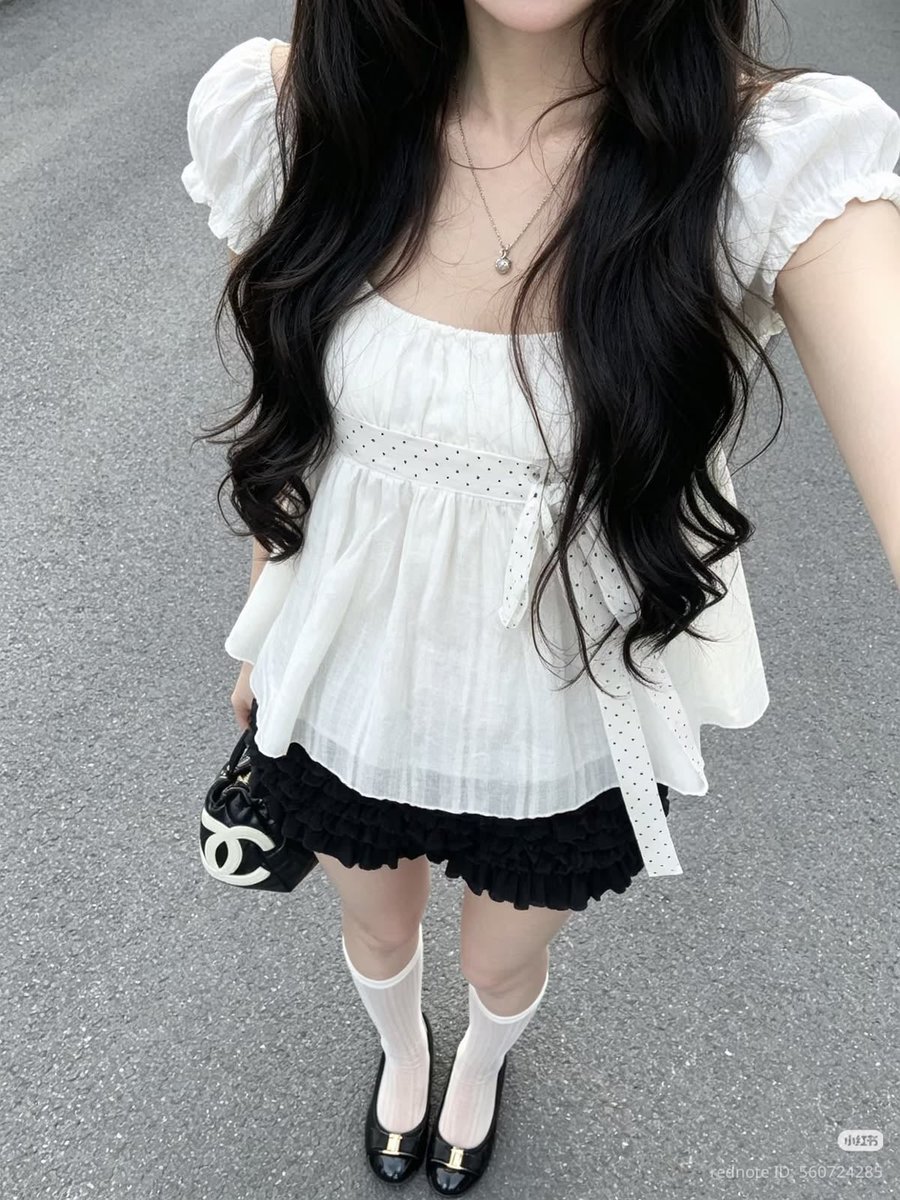 imnootwinter's tweet photo. How does pinterest see you?

♡ kpop idol
♡ tattoo
♡ nails
♡ outfit https://t.co/0RxvZkRWBh