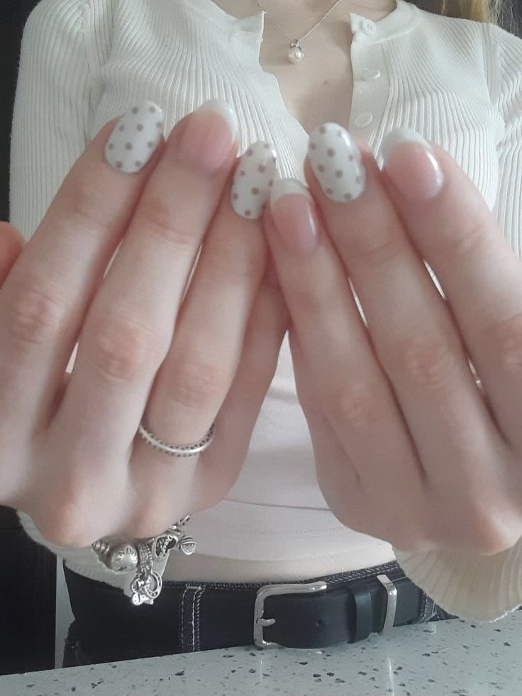 imnootwinter's tweet photo. How does pinterest see you?

♡ kpop idol
♡ tattoo
♡ nails
♡ outfit https://t.co/0RxvZkRWBh