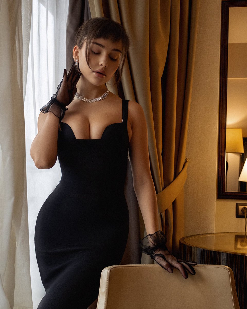 bebe_valerie_'s tweet photo. How many seconds have you been staring already?😏 https://t.co/tilswNagap