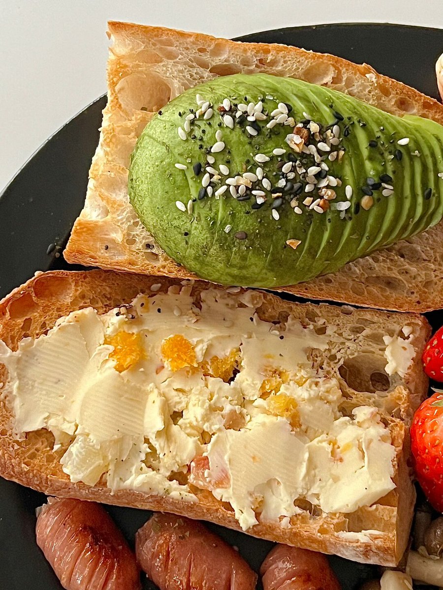 vGYXXvJi7GlUs8q's tweet photo. [Crispy homemade hash browns + creamy avocado slices = my 10-minute breakfast win  Fueled and ready for the day!]， https://t.co/WVWenBMO9s