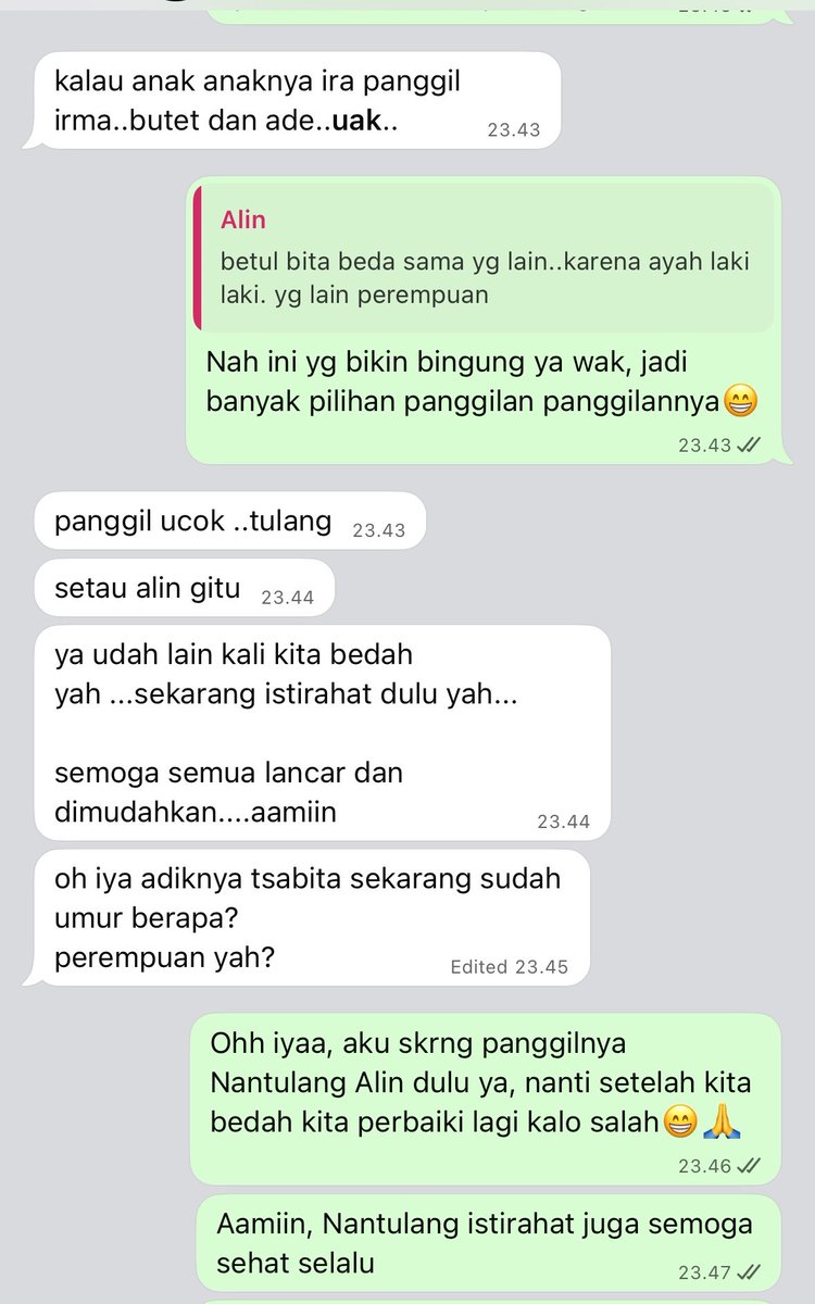 tsabitanandaa's tweet photo. Perkara ngasih undangan tp semuanya rata aku tulis uwak, jadi panjang pembahasan panggilan ini 😭🙏 https://t.co/86D0DRpK0q
