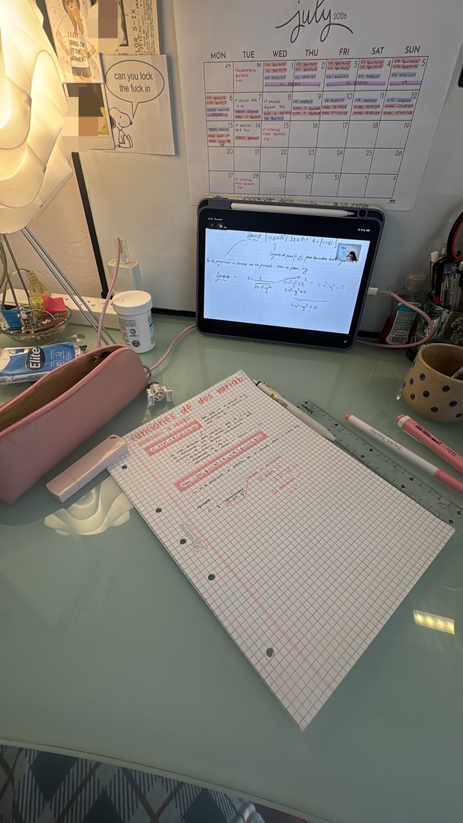 canisstudying's tweet photo. preparando el parcial d analisis todo rosa https://t.co/BsPR6AONGv
