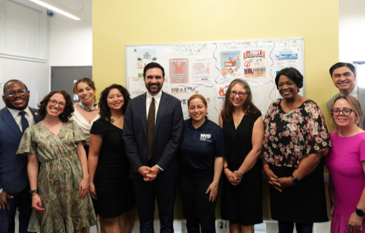 NYCAgingCommr's tweet photo. Commissioner Dr. Lisa Scott-McKenzie and Mayor Zohran Mamdani visited CBN Covello OAC to share heat safety tips and prepare a refreshing drink with older New Yorkers. ☀️ Staying hydrated is one of the simplest ways to stay safe during extreme heat. 💧 #NYCAging #BeatTheHeat https://t.co/5KUmMUr8aC