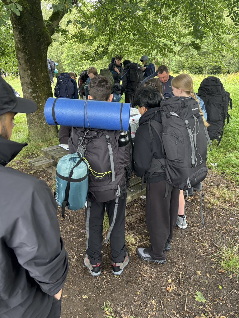 NorthChadderton's tweet photo. Duke of Edinburgh bronze award team @DofE https://t.co/KNugy5CAcm