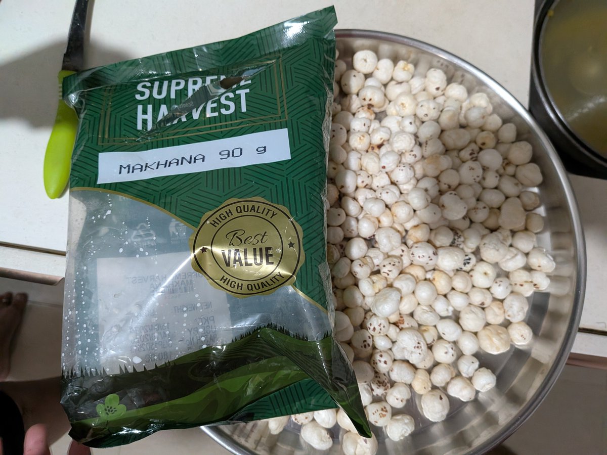 pratikppp's tweet photo. Very disappointed to find insects inside the makhana packet I received.
This is a serious quality and food safety concern. @Swiggy @SwiggyCares @Tukaram_IndIAS @FDA_MAHARASHTRA Please visit their dark stores. https://t.co/vNiqQF4ulD