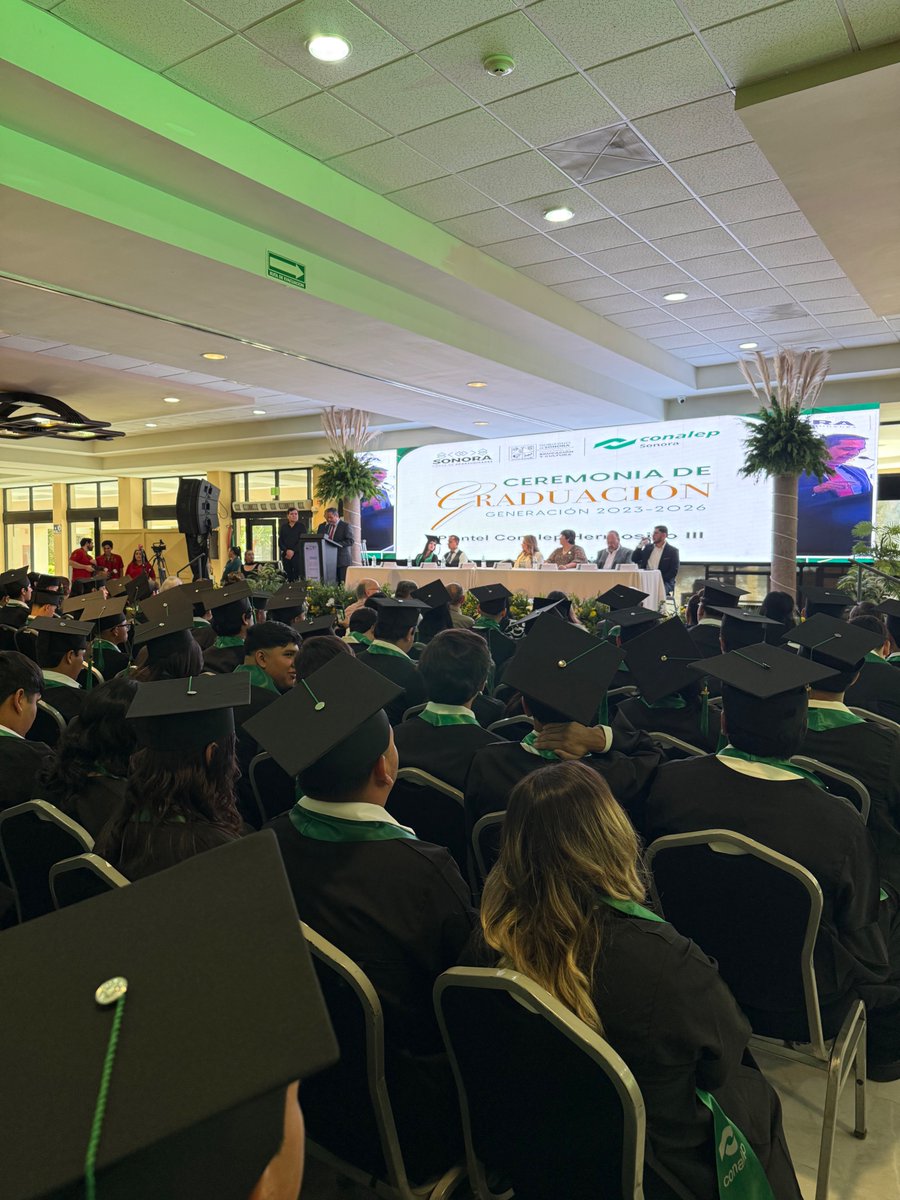conalep_sonora's tweet photo. Celebramos el cierre de una etapa y el comienzo de nuevos retos.🎓👩‍🎓🧑‍🎓👨‍🎓

Con gran orgullo acompañamos a las y los egresados de la generación 2023–2026 del Conalep Plantel Hermosillo III, quienes culminan su formación académica con esfuerzo, dedicación y compromiso. ✨ https://t.co/9dyTfWS0Y3