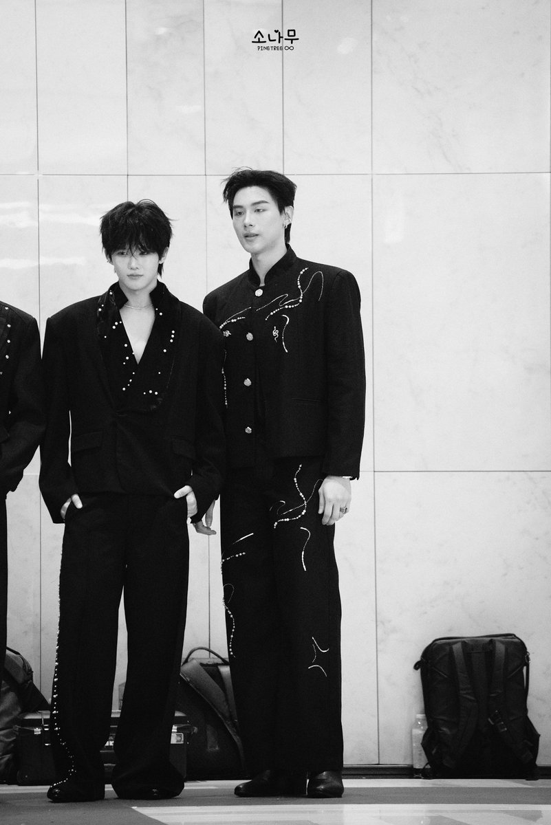 pPinetree8's tweet photo. คือชุดพรมหล่อง่ะ 🫣🫣 https://t.co/89Eafi6qAe