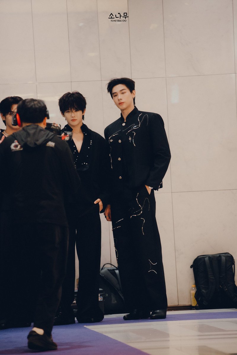 pPinetree8's tweet photo. คือชุดพรมหล่อง่ะ 🫣🫣 https://t.co/89Eafi6qAe