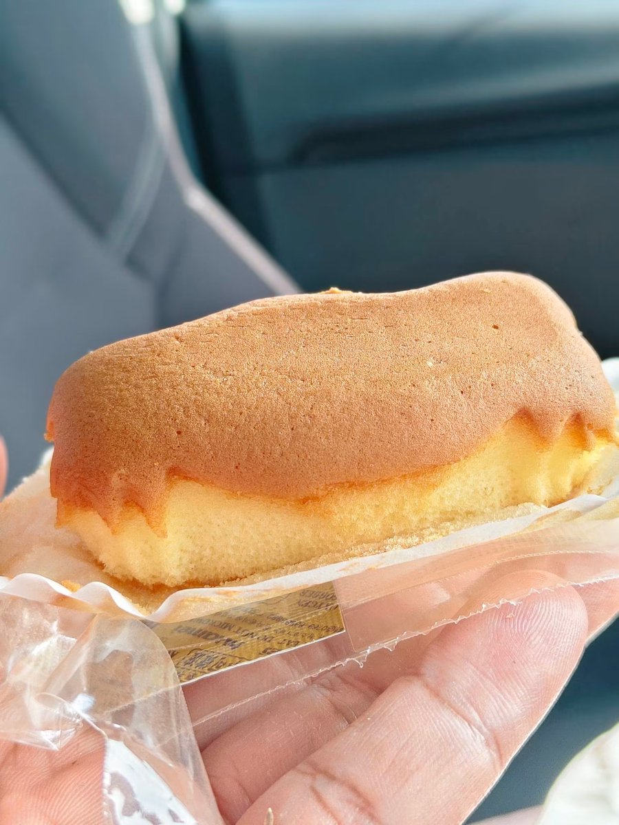 Wow_2569's tweet photo. ถ้าเทียบในบรรดาขนมห้าบาท
 ถือว่าอร่อยคุ้มมากๆ #Cjmore

☕️+🍞
 ไม่มีไส้แต่ทำถึงมาก หอมมาก  ❤
แพ็คละ 59 ได้ 12 ชิ้น ... https://t.co/pdwlmXU54T