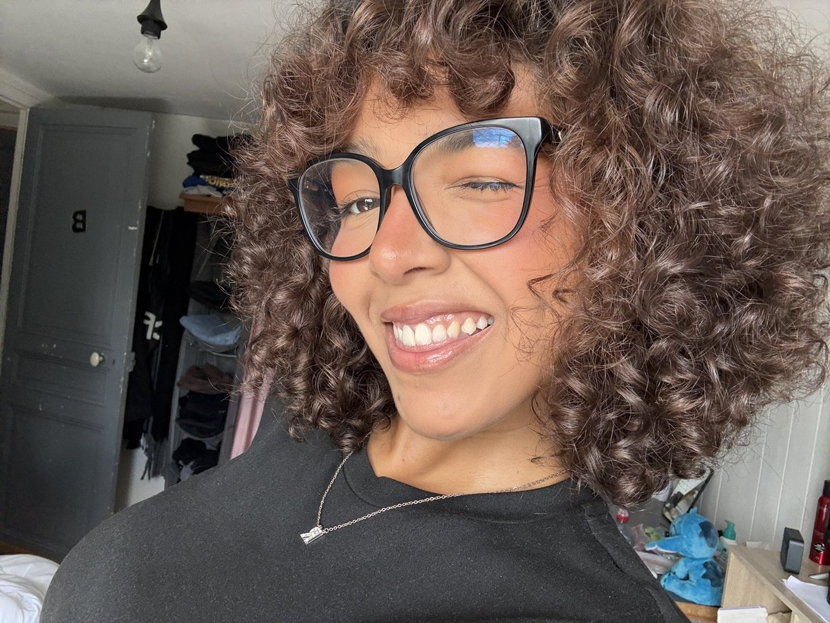 unknownrrh's tweet photo. juste pour les cheveux 🤭 #raservotretete https://t.co/ULDgJMac9P
