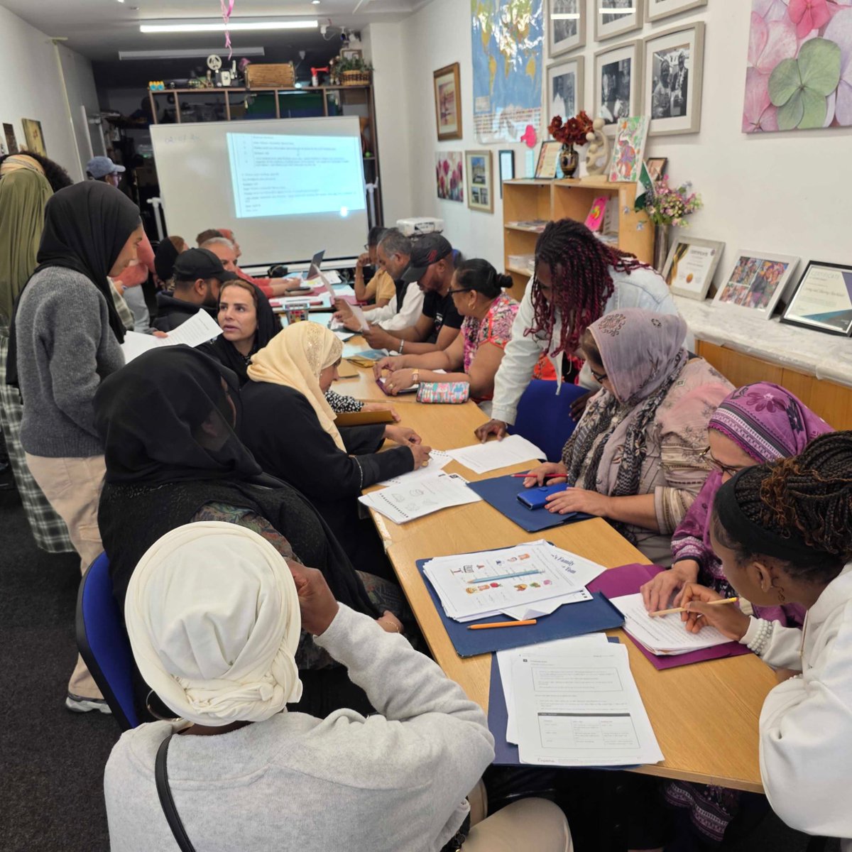 CAS_rochdale's tweet photo. Today's ESOL workshop helped learners build practical English for everyday life &amp; work. They practised job application emails, explored conjunctions &amp; learnt with @BritishCouncil Learn English.

Thanks to our learners, tutors, &amp; volunteers 💙

#casrochdale #esolclass https://t.co/8TJKHx0liO