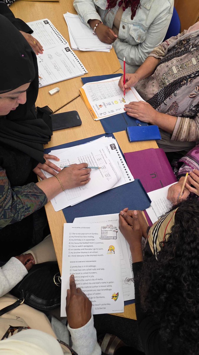 CAS_rochdale's tweet photo. Today's ESOL workshop helped learners build practical English for everyday life &amp; work. They practised job application emails, explored conjunctions &amp; learnt with @BritishCouncil Learn English.

Thanks to our learners, tutors, &amp; volunteers 💙

#casrochdale #esolclass https://t.co/8TJKHx0liO