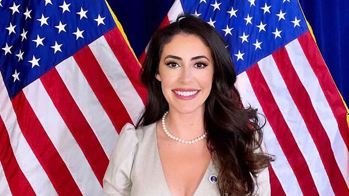 KylieJaneKremer's tweet photo. The only two members of Congress I trust are 100% fighting for the SAVE AMERICA ACT right now are Senator Mike Lee @BasedMikeLee and Representative Anna Paulina Luna @realannapaulina 

They’re putting it all on the line for the American people.

Where is everyone else? https://t.co/2uGHeYL6pg