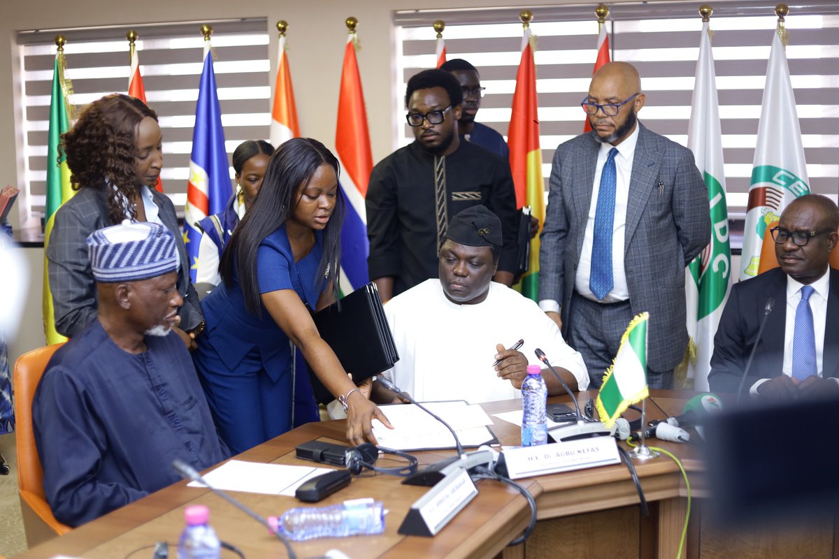 DeustchePartner's tweet photo. A defining moment for development finance and strategic partnership.

We are proud to have played a key advisory role in the successful signing of the USD 268 million financing agreements between the Taraba State Government and ECOWAS Bank for Investment and Development in Lomé, Togo.

This landmark transaction will support three transformational projects:
50MW Solar Photovoltaic Power Plant
Integrated Industrial Park (Phase I)
Irrigated Rice Development & Processing Infrastructure

These projects are expected to accelerate industrial growth, strengthen food security, expand clean energy access, and create sustainable economic opportunities for millions.

At Deutsche Partners Holding Limited (DPH), we remain committed to structuring innovative financial solutions that unlock growth, catalyze investment, and drive long-term development across Africa.

Strategic partnerships. Sustainable growth. Transformational impact.