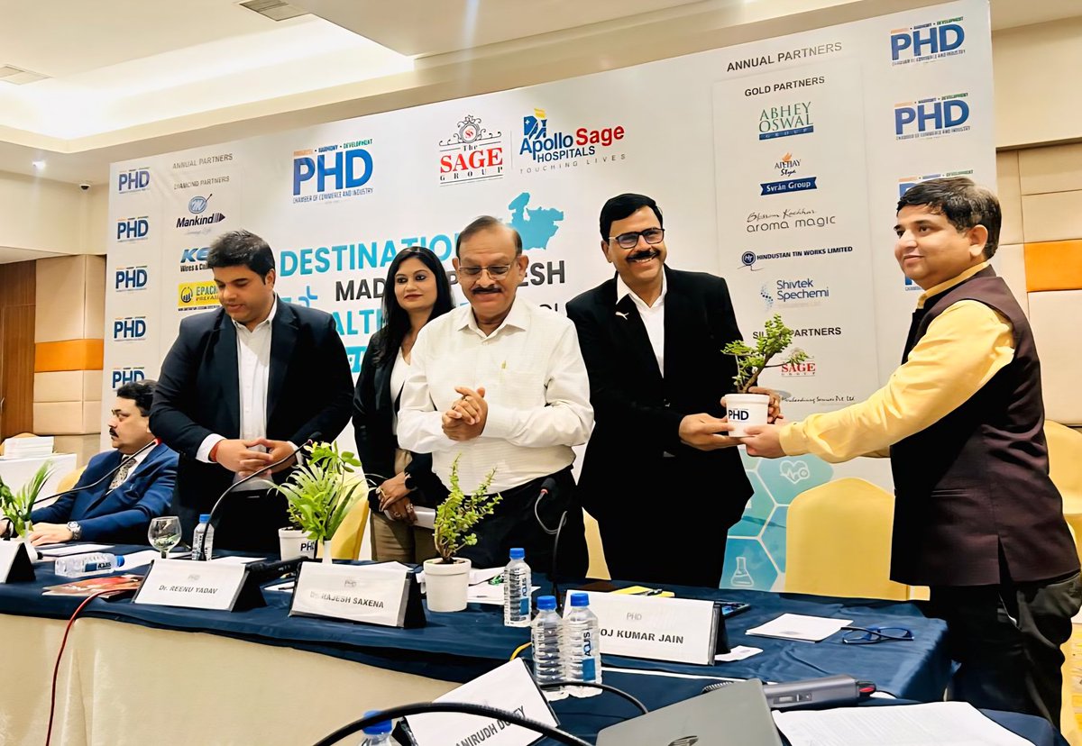 mkjbpl3's tweet photo. Shared my views in Touching Lives For A Healthier Society - Destination Madhya Pradesh - Health Care Conclave organised by #phdcci  Honorary consul of Republic of Guinea Mr. #SonamPrabhakar, Dr. Sanjeev Agrawal, #SAGE  #UdyanVajpayee, #DrManishashrivasta #bmrc 
#aniruddhdubey https://t.co/UpAyLAVqbx