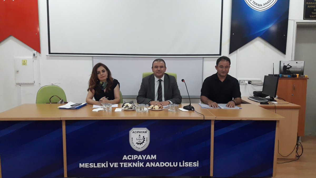 Acipayamilcemem's tweet photo. İlçe Milli Eğitim Müdürümüz Sayın Osman DURAN başkanlığında Şube Müdürümüz Sayın Zeliha YAPRAK ve Özel Büro Yetkilisi Sayın Adem ACARTÜRK'ün katılımı ile 2025/2026 Eğitim-Öğretim Yılı Sene Sonu Müdürler Kurulu Toplantısı gerçekleştirildi.
@denizlimem @emre_caliskan @99duran https://t.co/lwXT6YPJyO