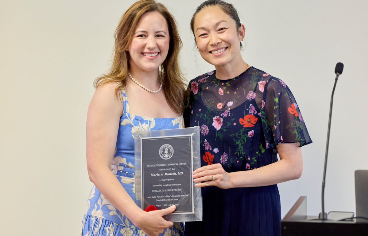 StanfordPlastic's tweet photo. Congratulations to our Robert A. Chase Hand &amp; Upper Limb Fellows on completing their fellowship training at Stanford! 🎉

Join us in celebrating Emma Dahmus, MD, MBA, Maria Munsch, MD, and Eric Chang, MD—we wish you all the best as you begin the next chapter of your careers! 🌲 https://t.co/Qa7GzcXFnb