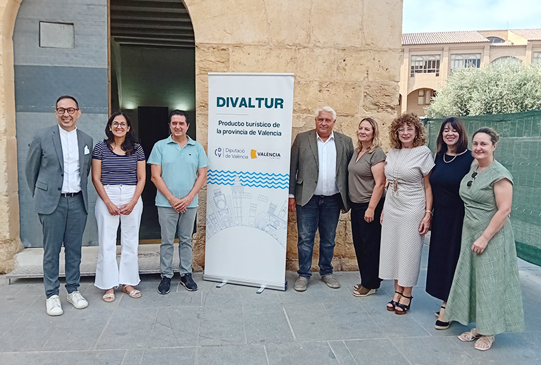 tucomarca's tweet photo. La Diputació de València aposta per portar als creueristes a visitar la província més enllà de la capital @valenciaturisme @dipvalencia https://t.co/ejItPFuhfE https://t.co/MCOSwXvV24