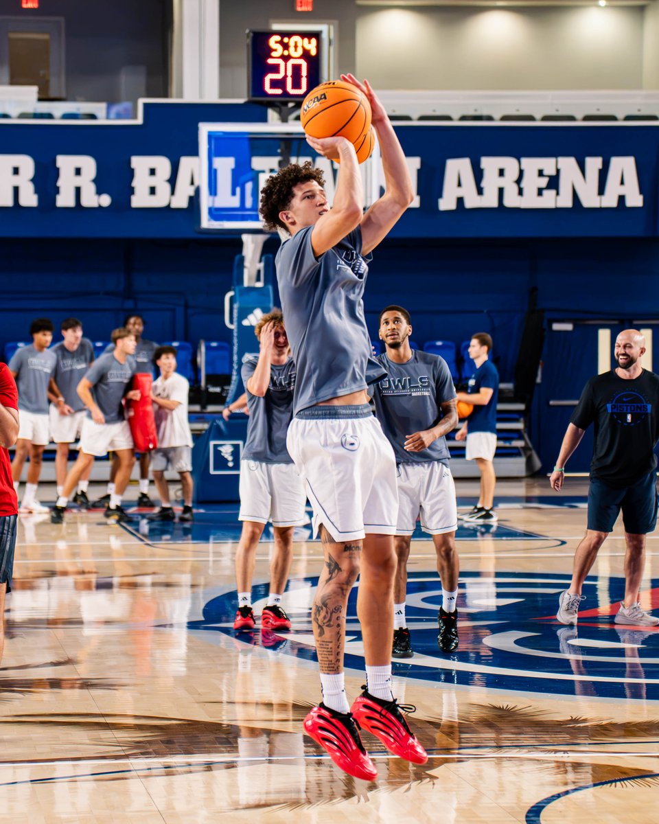 FAUMBB's tweet photo. 𝟐𝟎𝟐𝟔-𝟐𝟕 𝐅𝐢𝐫𝐬𝐭 𝐋𝐨𝐨𝐤  

No. 7: Zion Sampaio

#WIP🏝️ https://t.co/EgbjZVDqKZ