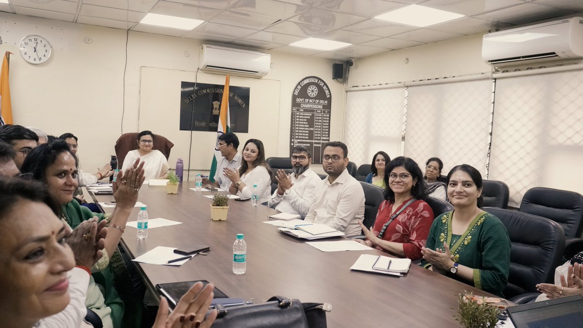 DCWDelhi's tweet photo. Delhi Commission for women convened a meeting of expert members collaborating with the Commission on a pro bono basis to strengthen institutional mechanisms, with a focus on:

 1. Strengthening coordination with One Stop Centres, Women Helpline (181), Police, Courts, Shelter Homes, and NGOs
2.  Enhancing legal aid for women
3. Discussing suo motu action in cases of violations of women's rights
 4. Finalizing collaborative initiatives with the National Commission for Women @NCWIndia
 5. Identifying priority areas for consultations on state-specific laws and women's safety initiatives

The Officiating Chairperson, @drrashmisinghias, presided over the meeting and encouraged the participating experts to share their suggestions for building a more responsive, accessible, and effective system to safeguard the rights and dignity of women.

#womensright #JusticeForAll 
#delhicommissionforwomen
