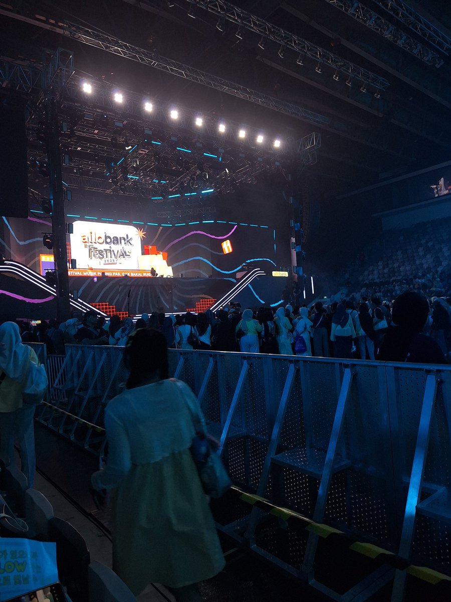 bulansabith's tweet photo. no zoom vs samsung A54 zoom https://t.co/sOu5EObtg3