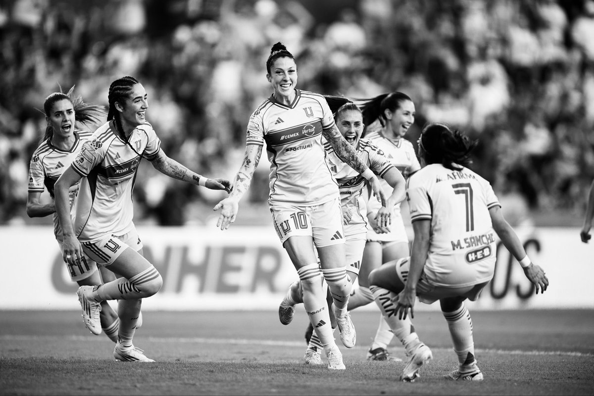 eveperisset's tweet photo. Después de 10 meses, ha llegado el momento de cerrar este capítulo.
Quiero agradecer a todo el club, al cuerpo técnico, a mis compañeras y a todas las personas que me recibieron con tanto cariño desde el primer día. 1/2 https://t.co/mYxwcAB6tP