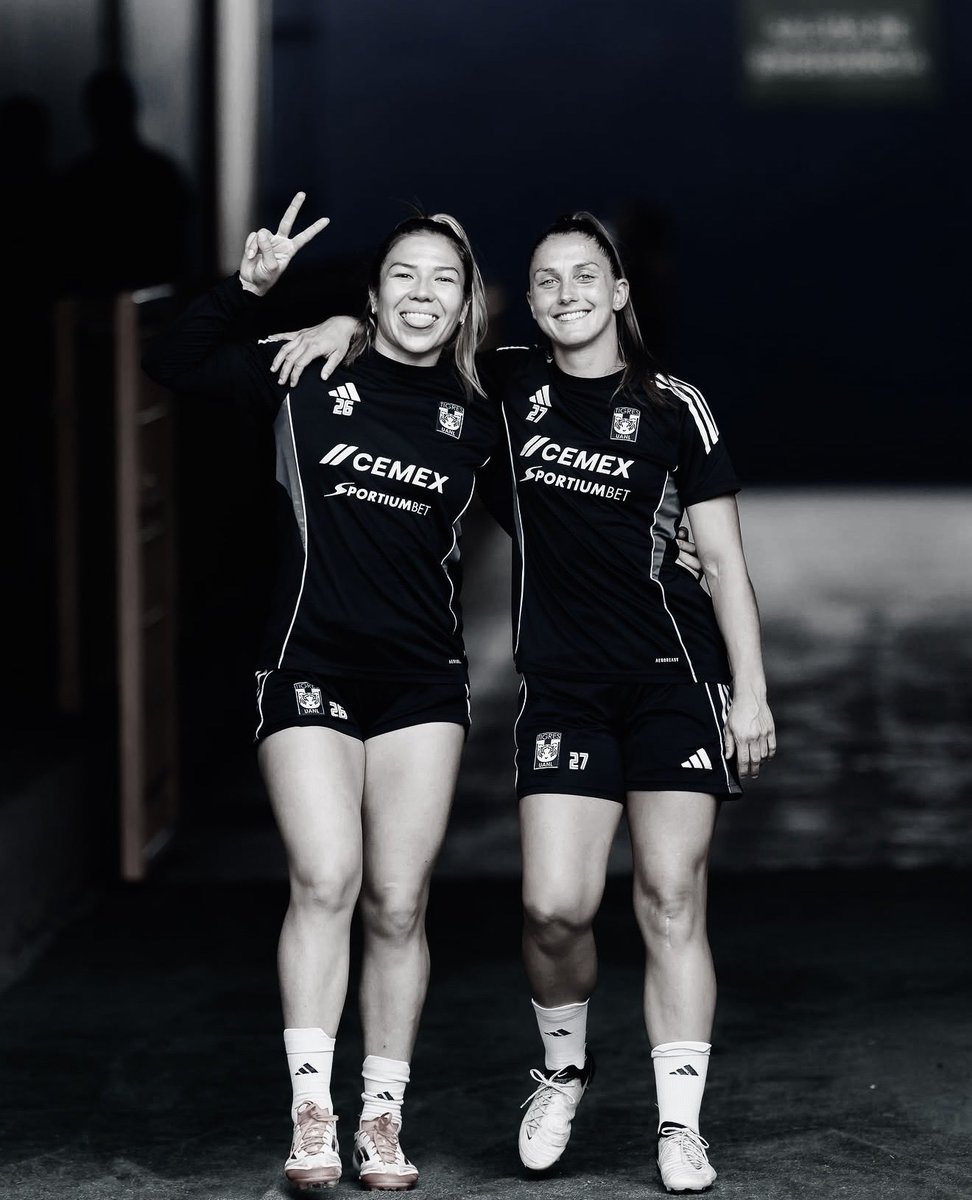 eveperisset's tweet photo. Después de 10 meses, ha llegado el momento de cerrar este capítulo.
Quiero agradecer a todo el club, al cuerpo técnico, a mis compañeras y a todas las personas que me recibieron con tanto cariño desde el primer día. 1/2 https://t.co/mYxwcAB6tP