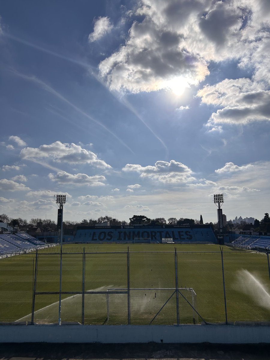 TemperleyOK's tweet photo. 🩵🏟️ El Teatro se pone más lindo para volver a verte.

Avanzan los trabajos de resiembra en el césped del Alfredo Martín Beranger de cara al partido del próximo sábado frente a Tristán Suárez.

📅 El próximo sábado, desde las 15:30, nos volvemos a encontrar en casa. https://t.co/j0Z6WcI3tG