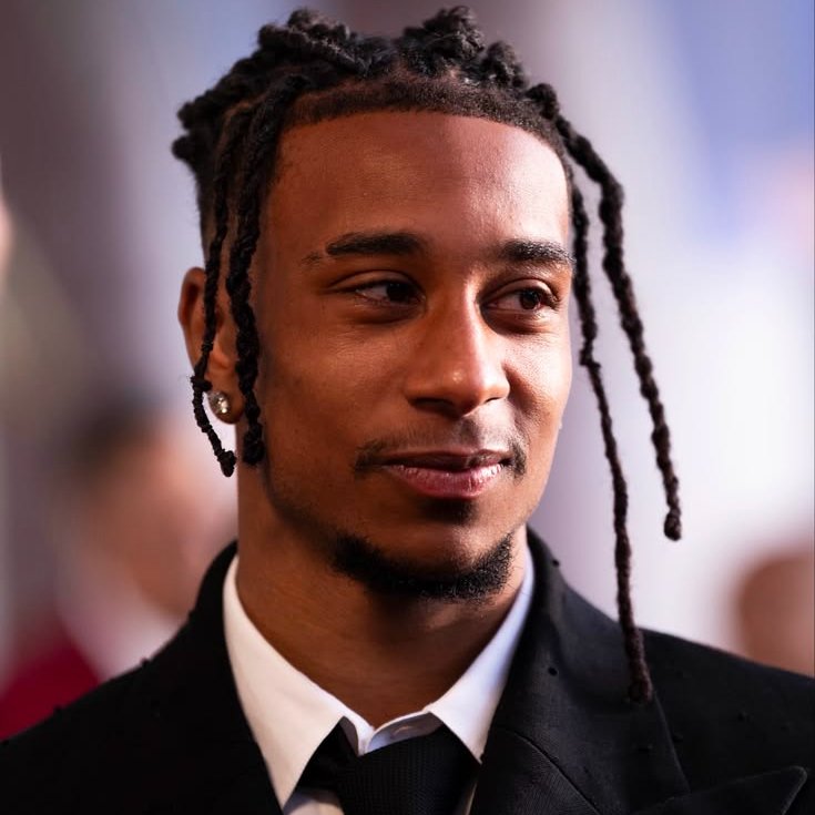 AdriRM33's tweet photo. 🚨 El objetivo soñado de Florentino Pérez es MICHAEL OLISE.

💣 El Real Madrid está PREPARANDO una OFERTA de 220 millones por MICHAEL OLISE tras el MUNDIAL.

{ @marca } https://t.co/Sm4NUbJl0i