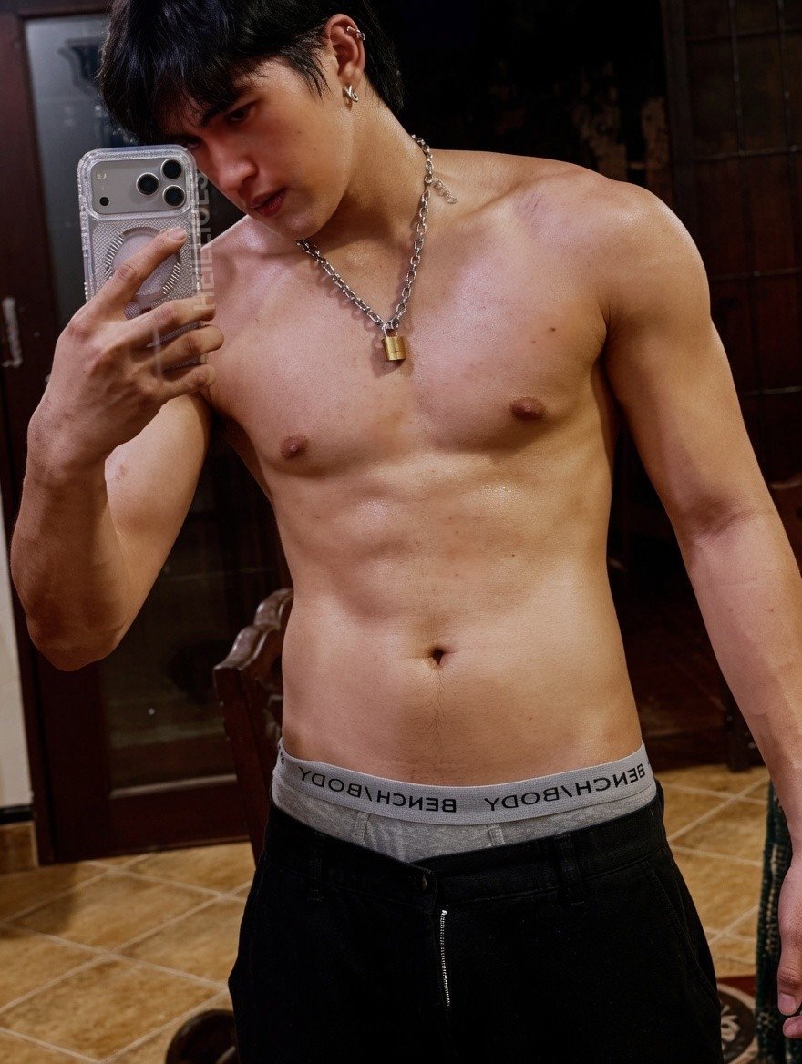 _dailycrave tweet picture