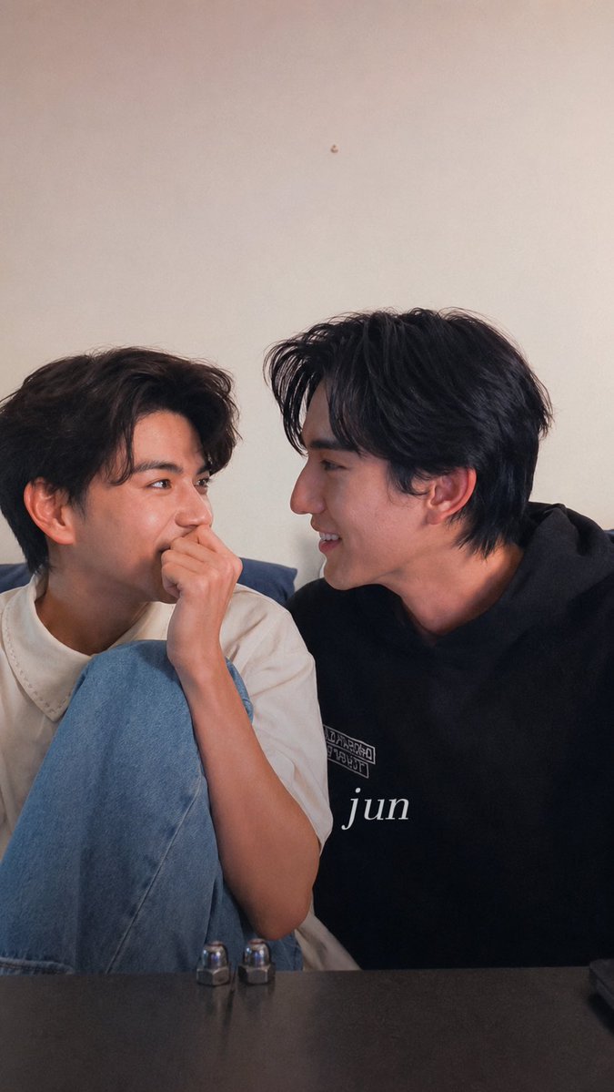 junnomsmiles's tweet photo. alot to unpack but you have us 🫶🏼

#aydensng #lyusitong #aylio #政瞳 https://t.co/TJnwqEQHzR