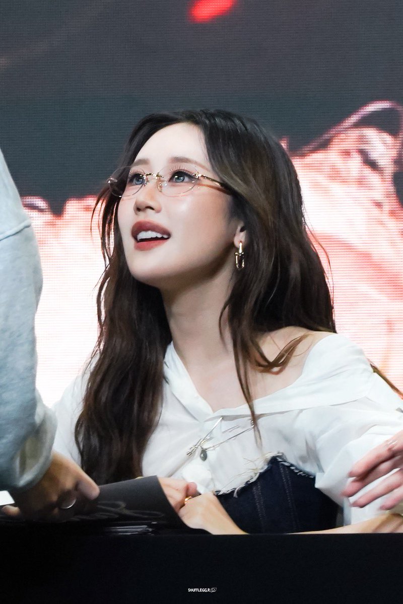 _rakkyu's tweet photo. Just rest and take good care of your mental and physical health. No matter what happens, take your time and don't rush. Mom and everyone love you so much ❤️‍🩹🫳🏻

@janeeeyeh 
#janeeyeh https://t.co/5AzTCSerxM