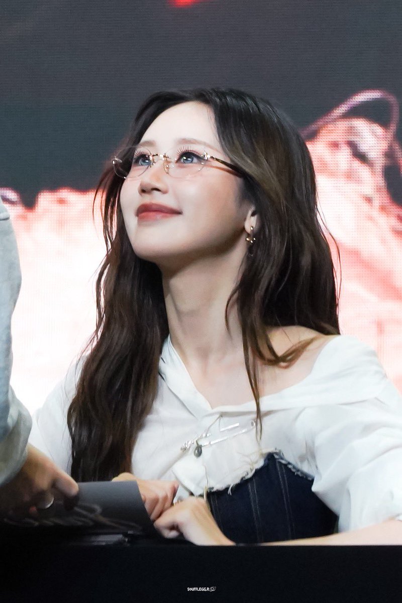 _rakkyu's tweet photo. Just rest and take good care of your mental and physical health. No matter what happens, take your time and don't rush. Mom and everyone love you so much ❤️‍🩹🫳🏻

@janeeeyeh 
#janeeyeh https://t.co/5AzTCSerxM