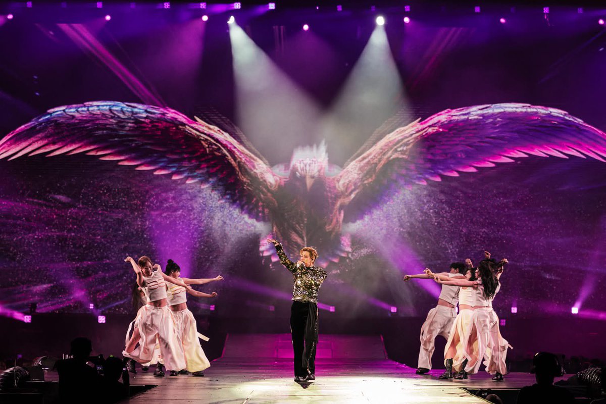 Chalermwan3's tweet photo. 🐦‍🔥Ahgase &amp; BamBam ⚡️
#THETITANSCONCERT 
#BamBam @BamBam1A 
📸 Monday On December https://t.co/7qGYKFV48z