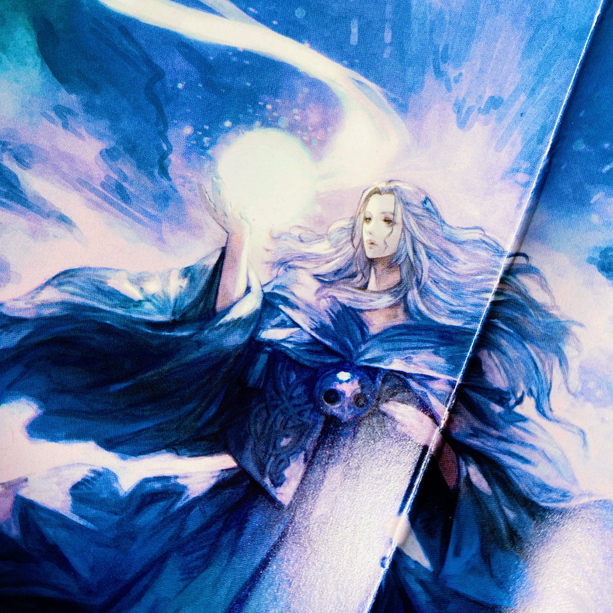 Sapfiraa92's tweet photo. First things first... of course, I rushed to find Emet-Selch and Hythlodaeus in the new artbook. This artwork literally takes my breath away ... https://t.co/NGjISdR6Kv