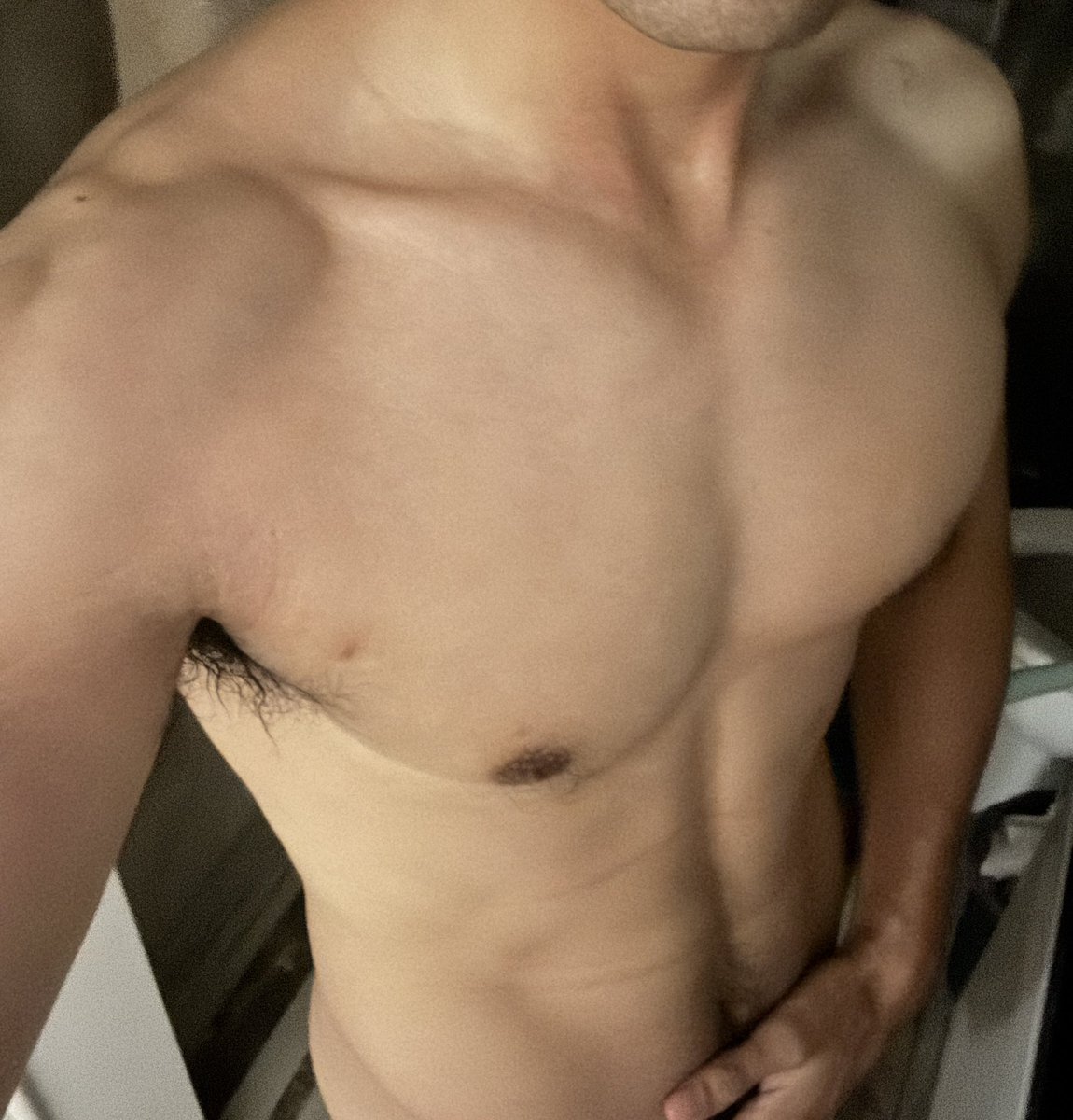 XwTimebike's tweet photo. 一天没锻炼就有点焦虑怎么办 #薄肌男大 #健身 #腹肌 #锻炼 https://t.co/OBMtINFctl
