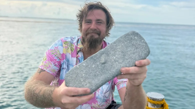 MarioNawfal's tweet photo. 🇺🇸 Divers off the Florida Keys just pulled a 22-pound silver bar worth around $100,000 from a wreck that sank more than 400 years ago.

It came from the Nuestra Señora de Atocha, a Spanish galleon that went down in a 1622 hurricane hauling silver and gold from the mines of South America, taking 255 of its 260 crew with it. 

This is the first silver bar recovered from the site in nearly 30 years, and Mel Fisher's Treasures reckons there's still more than $120 million in silver, guns, and copper ingots down there.

Four centuries later, the ocean is still handing back the loot one piece at a time.

Source: SlashGear / Writer: Julie