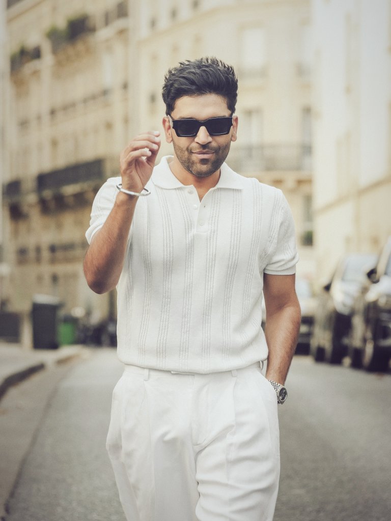 SubhLabh1991's tweet photo. Tusi jithhe vi jaane ooo sirra kraune ooo 🤍🌷💪✨ #gururandhawa #paris #fashionweek #amiri and #vetements https://t.co/rT8wBaB90r