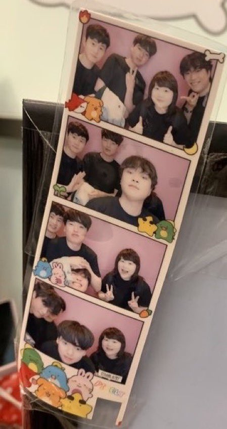 baeggimchi__'s tweet photo. 이 사진 하나로
얼공조 사이 너무 잘 알 것 같음 https://t.co/ouc65gxjhE