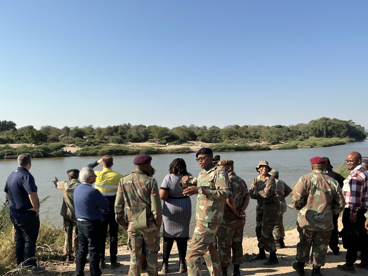 BantuHolomisa's tweet photo. Thank you to the team which made it possible to visit Musina today . We also visited our troops , deployed in and around Musina. Yes our borders are porous . A plan to fix the challenges on our porous borders is underway already. Pray that Treasury will come on board. https://t.co/VYD0cEdKg9