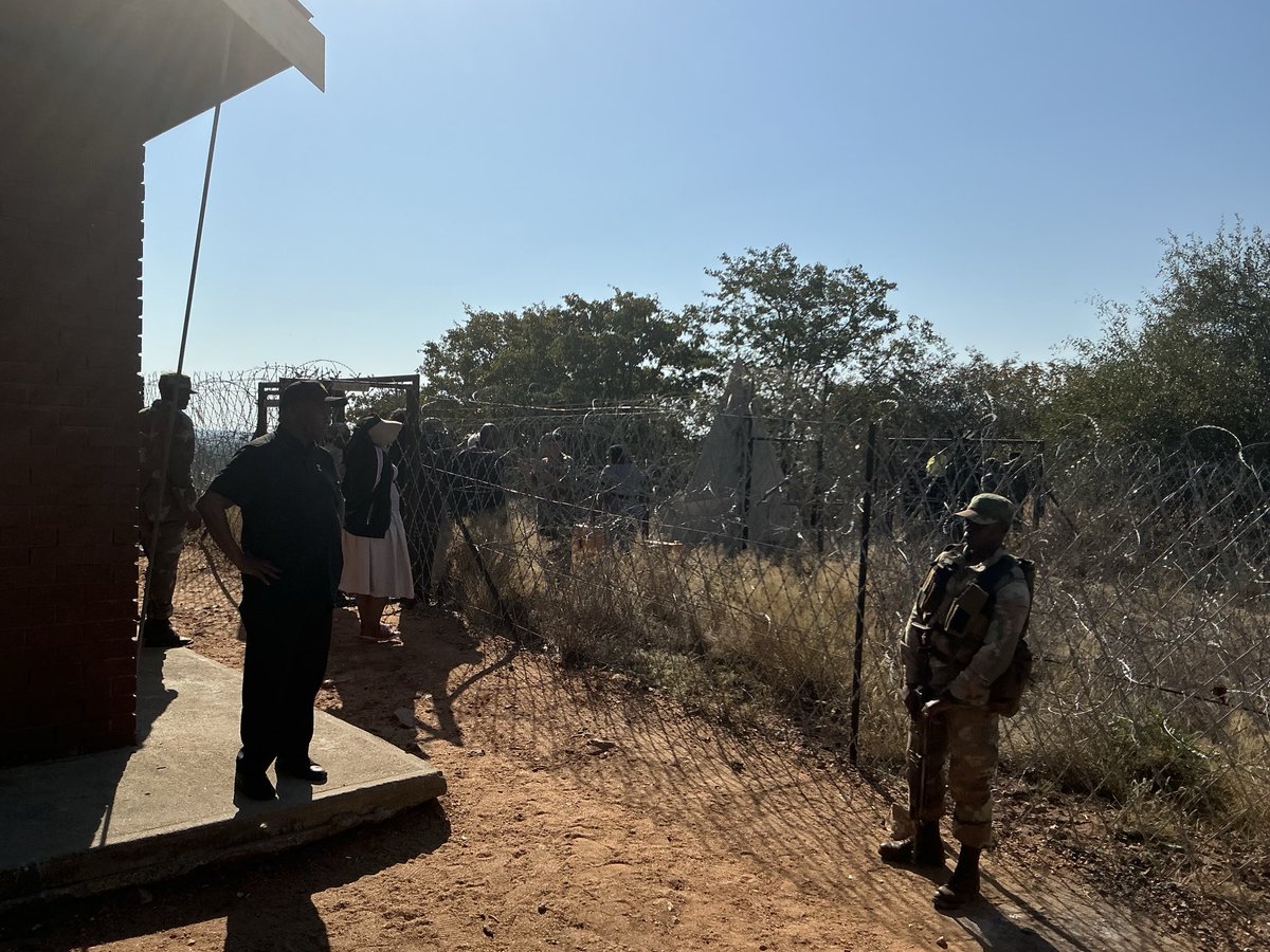 BantuHolomisa's tweet photo. Thank you to the team which made it possible to visit Musina today . We also visited our troops , deployed in and around Musina. Yes our borders are porous . A plan to fix the challenges on our porous borders is underway already. Pray that Treasury will come on board. https://t.co/VYD0cEdKg9