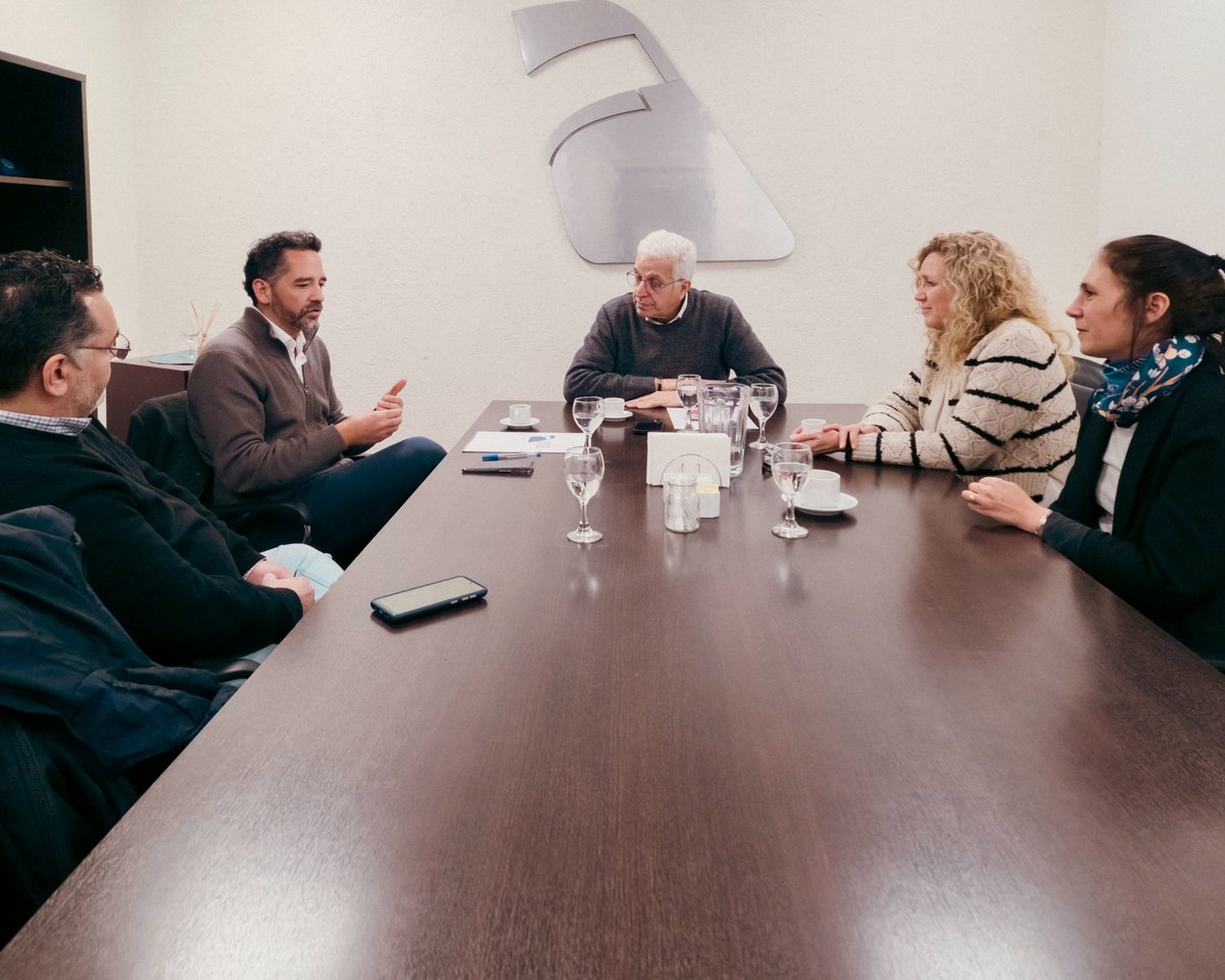 UPE_Ezeiza's tweet photo. La UPE firmó un convenio con la Cámara Argentina de la Última Milla (CAUM).

El acuerdo impulsará acciones conjuntas de investigación, formación y transferencia tecnológica para aportar soluciones a los desafíos de la distribución de última milla. https://t.co/KYMdz1cG8P