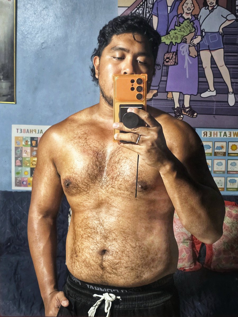 humanupgrade's tweet photo. Shirtless https://t.co/Xh1Bc7XEVa