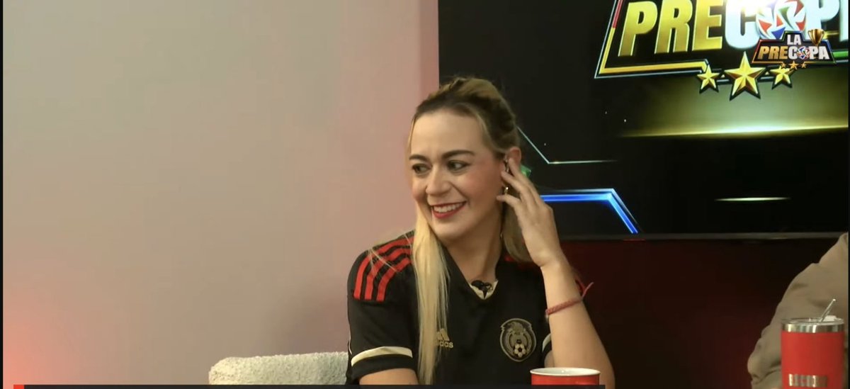 El_Kochiloco's tweet photo. @record_mexico #laprecopa LA DIOSA DE LOS DEPORTES 💘@itzelsandino💘 EN TODITITO SU ESPLENDOR MAJESTUOSO IMPONENTE 👌😻😍🥰(♥️.♥️) https://t.co/MqPCTwRFus