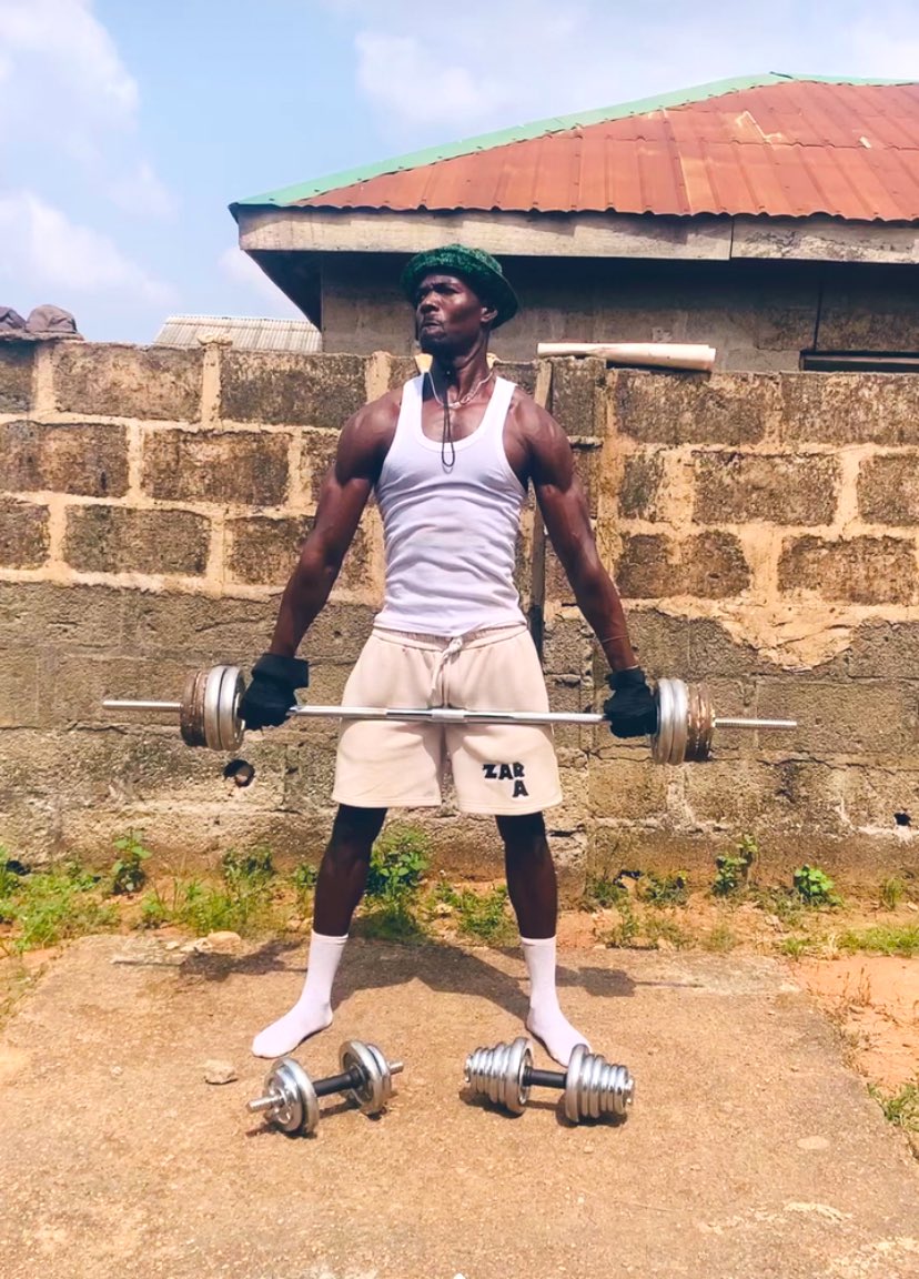 Adefemi100's tweet photo. Shoulder n back workout 🔥🔥
Consistency is the key 🔑
Share n follow for more.
#homefitness #fitnessmodel #model #foryoupageシ #viral #homeworkouts https://t.co/XQkDXjwVOX