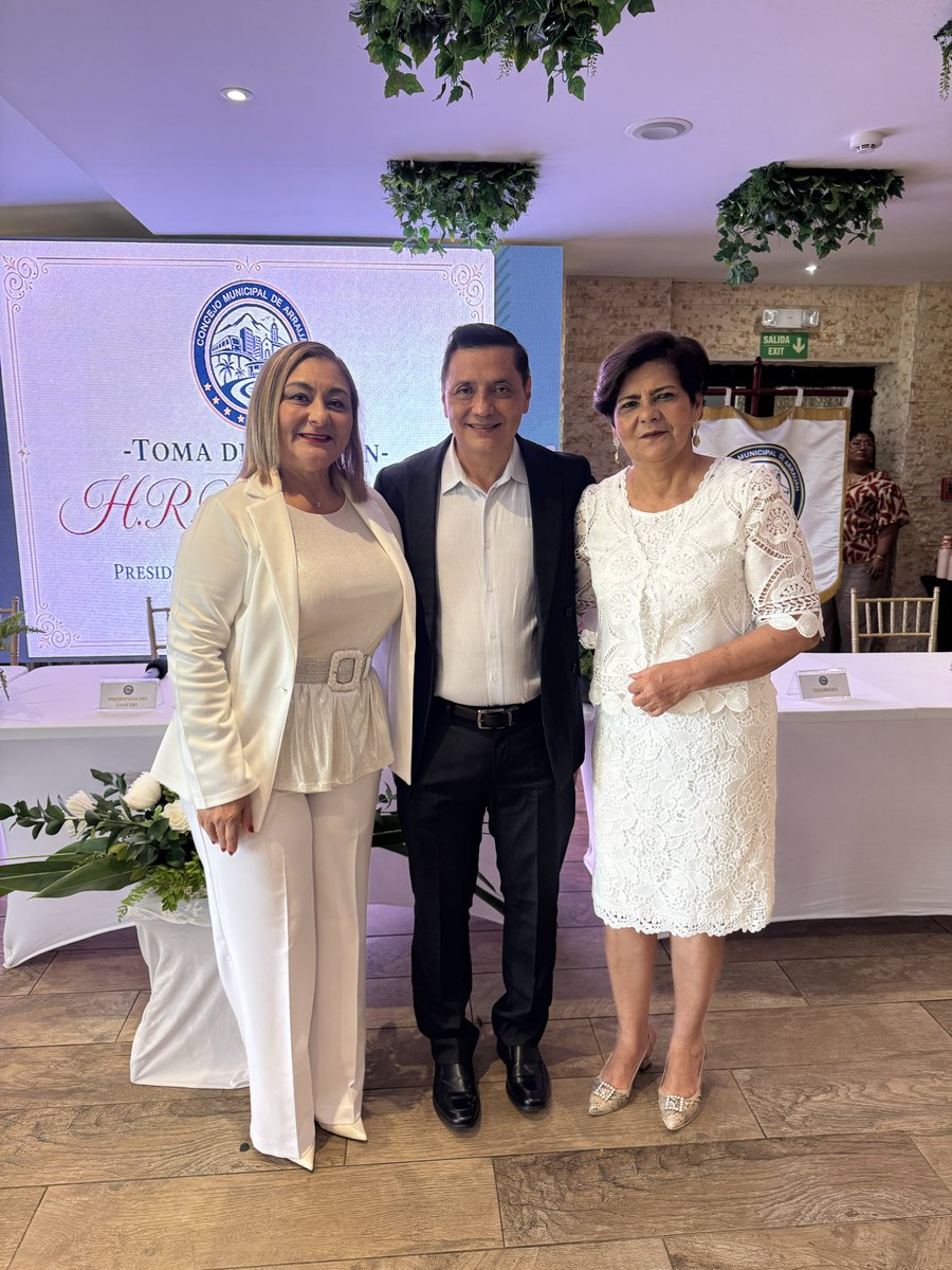 manuelchengpa's tweet photo. Asistimos al acto de toma de posesión y juramentación de la nueva Junta Directiva del Pleno Municipal del distrito de Arraiján.

Felicitamos a @yohana_saldana2024 por su designación como presidenta del Concejo Municipal de Arraiján. Le deseamos muchos éxitos en esta nueva responsabilidad y confiamos en que realizará una gestión en beneficio de todos los arraijaneños.