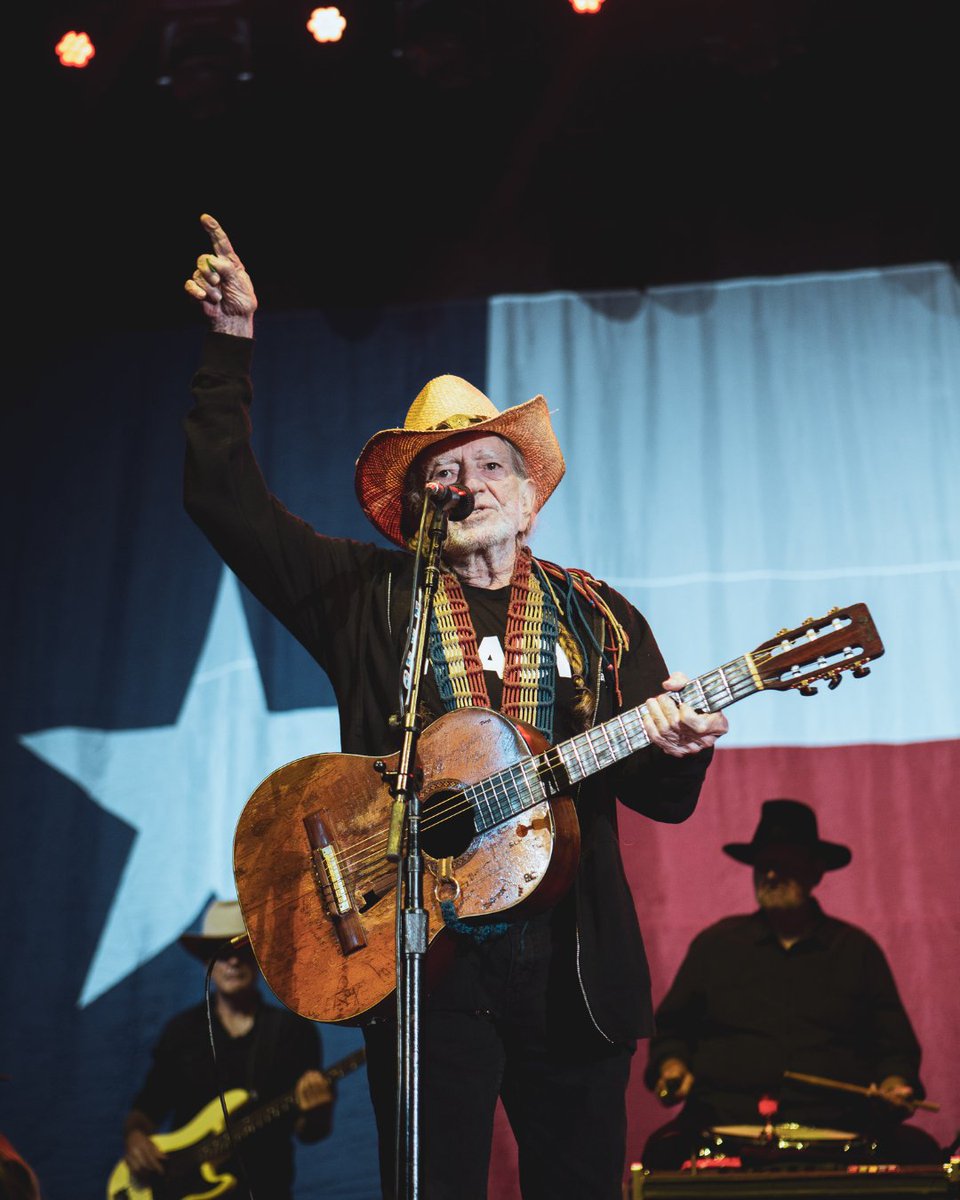 GoldenvoiceBay's tweet photo. the one and only @WillieNelson returns to the Bay this summer 🌟 don’t miss two very special nights with him at The Mountain Winery on Jul. 14 &amp; 15

🎟️ https://t.co/G6Ebb4OFWi https://t.co/UqxHlV47D5