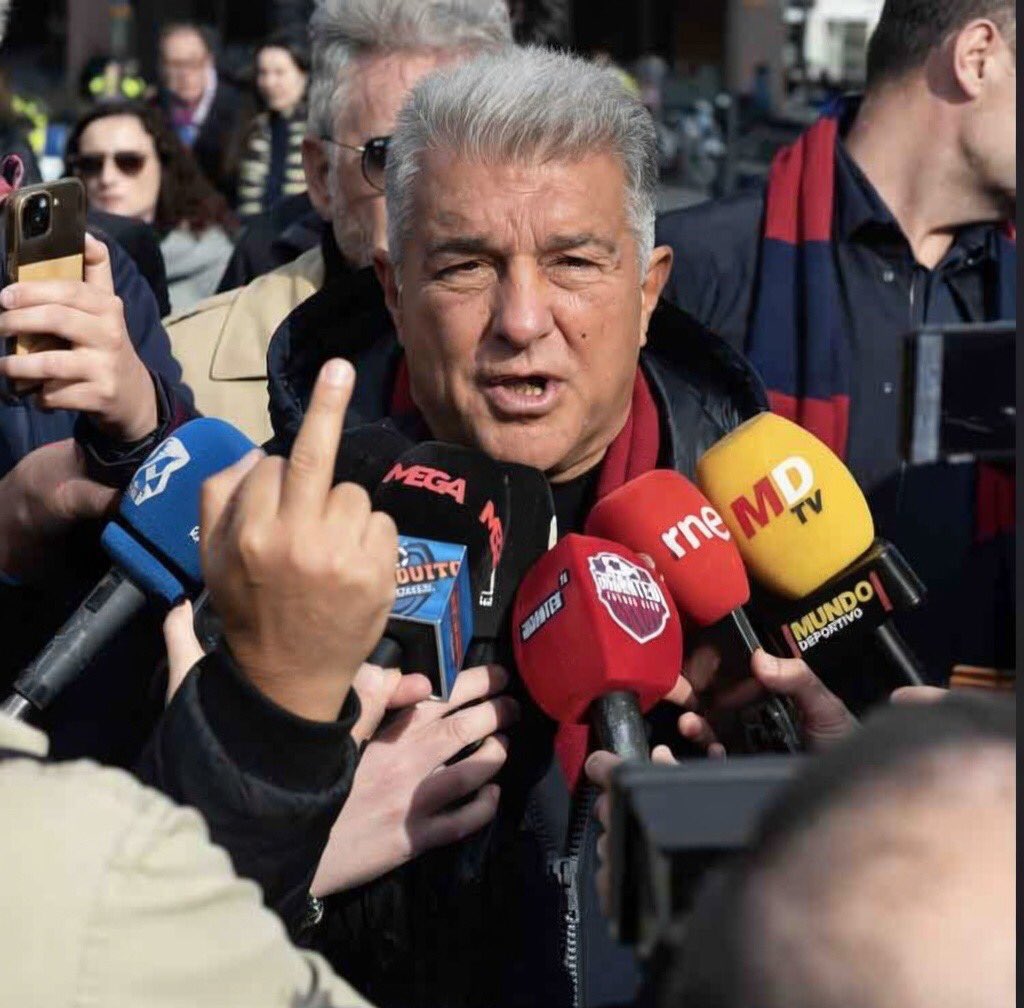 MustafaDelw's tweet photo. هو الوحيد يستحق الفرح بامتثال الفريق لقاعدة 1/1 استلم النادي عبارة عن مستنقع حضيض ميت اكلينكيا تابع للاعبين وعائلاتهم وزوجاتهم ديون بالملايين هجمات من الصحافة من الجمهور حرب مع رابطة والاتحاد الاسباني وقذارة الكتلان المرتزقة فونت وبارتوميو واتباعهم مونيس ولورنتي
دروس اقتصادية من سيريا وبارتوميو وفونت وشبيحة ميسي يا لابورتا كيف لك ان لا تجدد له وهو يدخل للنادي مليارات الدولارات و انت ملعون
لابورتا كسر صنمهم الذين يعبدون وينهبون من حوله مزق اكاذيبهم وحقق اعلى رقم ایرادات بتاريخ برشلونة على مدار 126 عام ميلادي
وبدون ميسي وبنصف ملعب كامب نو 1-1 مليارر يورو دون نسيان الدروس الاقتصادية من خالد وعبد الله وتوني واورياتي وهيلينا وجاسم وخلف
دون نسيان الاحمق تشافي هيرنانديز والشراكة الوهمية مع فونت بالانتخابات للاطاحة به ودروس الماجستير التي تبرر باعطاء 95% من الايرادات رواتب للاعبين ) والكثير من الهراء بالمطلق آخر 5 سنين
